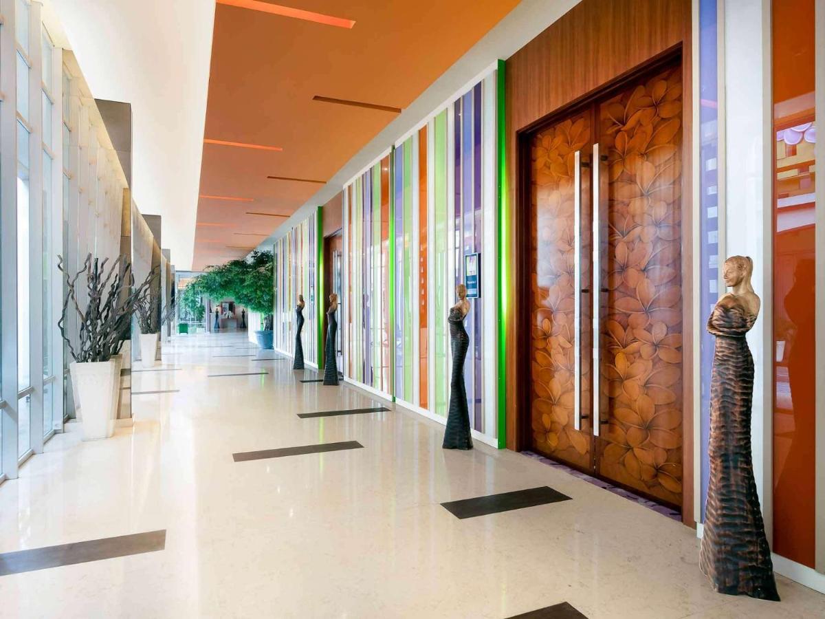Отель Ibis Styles Bali Denpasar Экстерьер фото